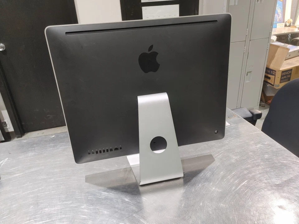 Excellent Condition Apple 24inch iMac Early 2009 2.66GHz C2D 8GB RAM 640GB HDD - Image 3 of 4