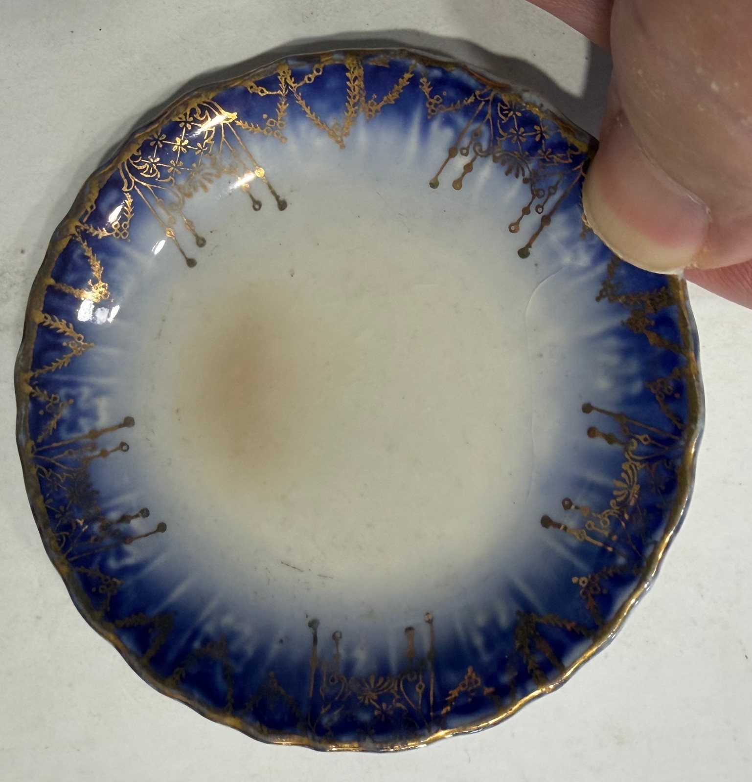 vintage BUTTER DISH PAD gold paint edge FLOW BLUE (one brown spot?