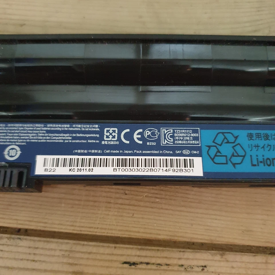 Batería recargable de iones de litio para portátil Acer AL10A31 11.1V 2200mAh 6 celdas - Para piezas Foto 4 de 4
