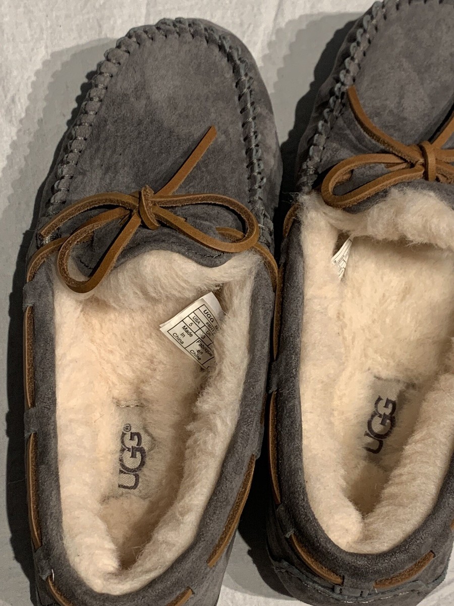 UGG DAKOTA PEWTER 5612 WOMAN'S SLIPPER/ MOCCASINS, SIZE 5