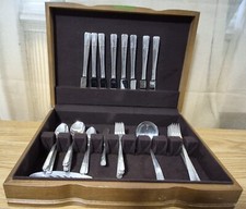 Mid-century Oneida Heirloom Prestige Plate Grenoble Set 43 Pieces With Case