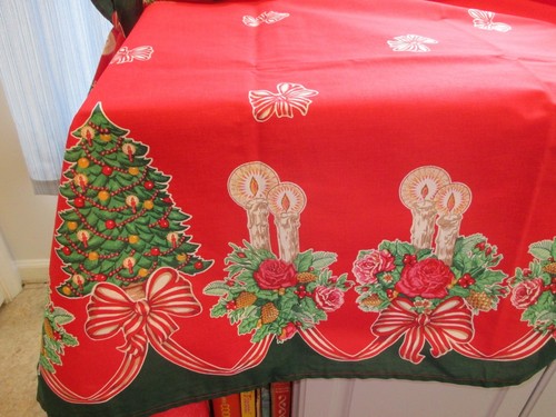 Neue handgefertigte Weihnachtstischdecke 68 Zoll x 68 Zoll 50 % Baumwolle 50 % Polyester