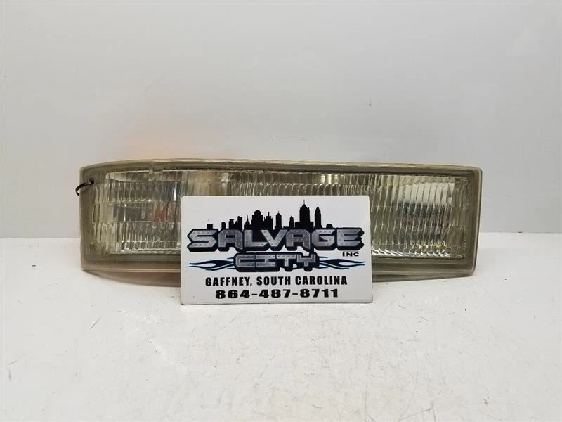 Passenger Corner/Park Light Below Headlamps Fits 95-05 SAFARI (GMC) 203474 - Image 2 of 4