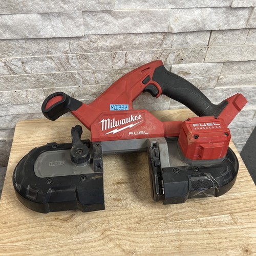MI737 - Milwaukee 2829-20 M18 FUEL 3-1/4" Band Saw - FOR PARTS OR REPAIR