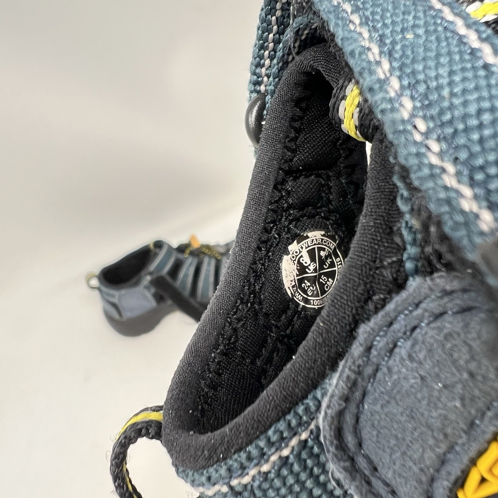 Sandali impermeabili KEEN Newport H2 ragazzo bambini 8 scarpe slip on punta chiusa $60