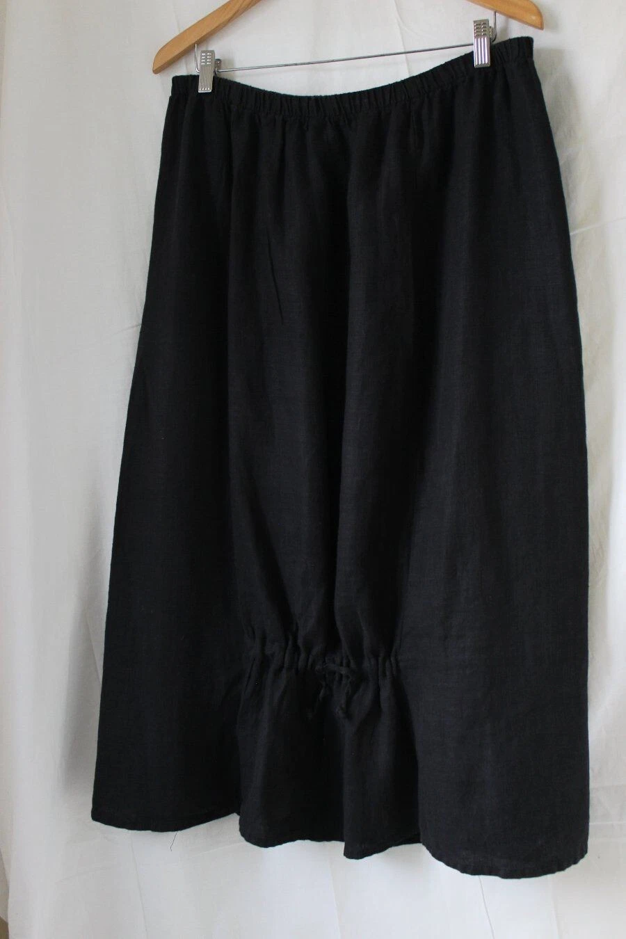 FLAX L Black Linen A Line Midi Back Gather Detail Skirt
Opens in a new window or tab