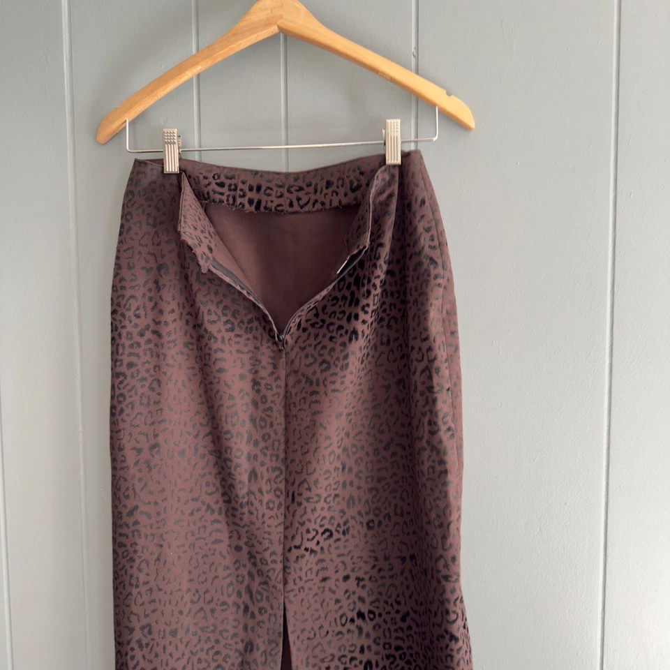 Falda lápiz vintage con estampado de leopardo marrón sedoso midi años 90 Y2K minimalista cintura 28" Foto 3 de 4