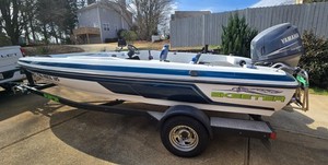 fishing boat / water skiing