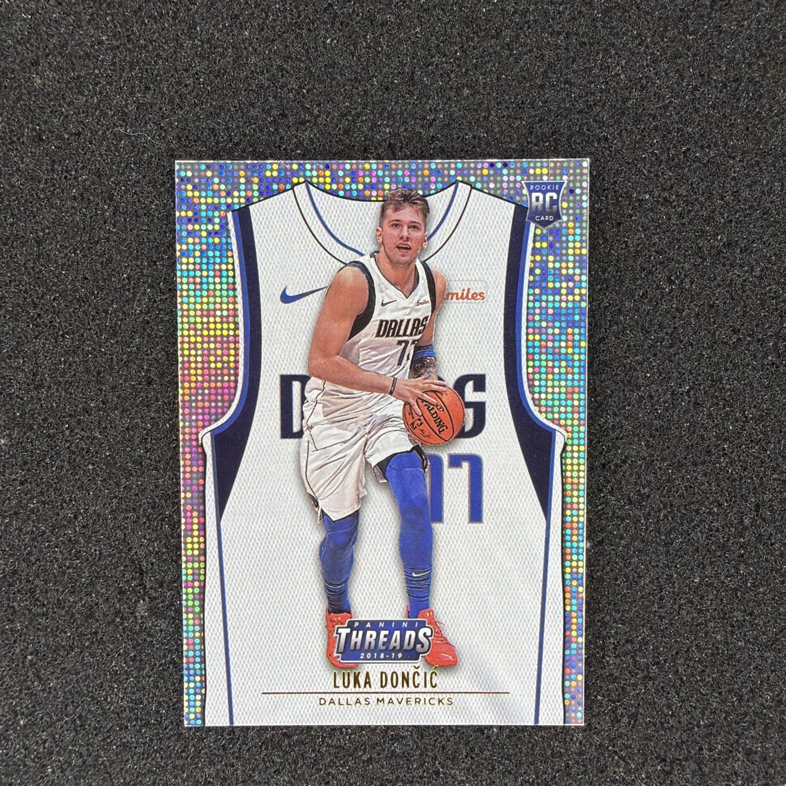2018-19 Panini Threads Luka Doncic RC Rookie Dazzle #101 Dallas Mavericks