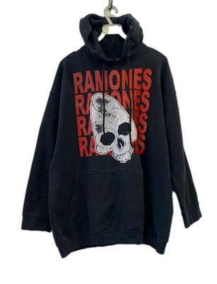 Ramones Hoodie M Black Punk Rock Band Skull Graphic Pullover Heavyweight #126