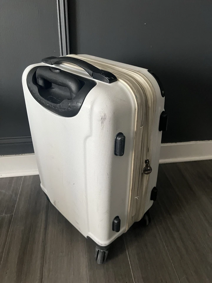 Calpak 20” Hard Case Carry On Luggage - Image 4 of 4