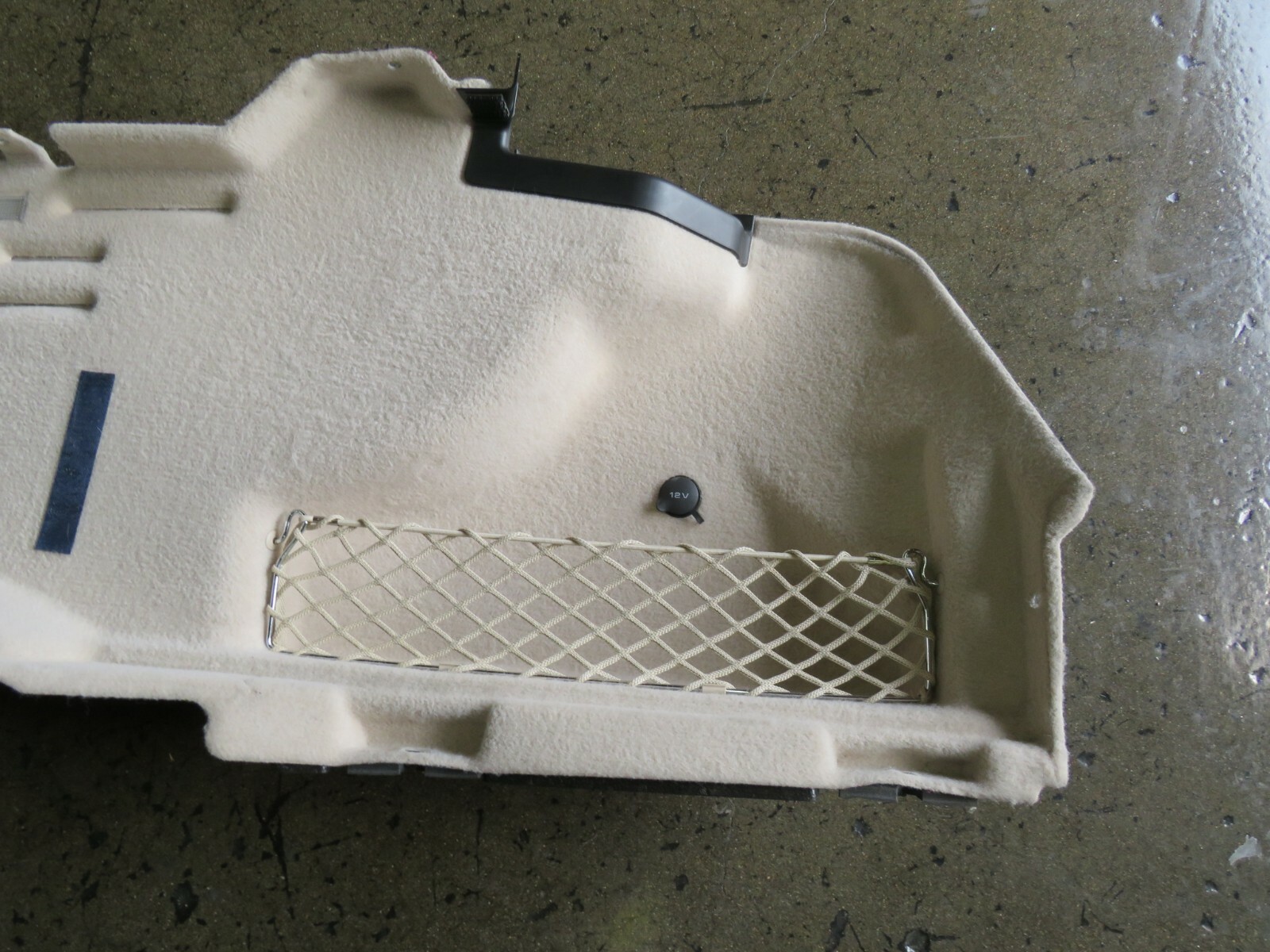 2014 Maserati Quattroporte, RH, Right Side Trunk Carpet, Used, P/N 670013261