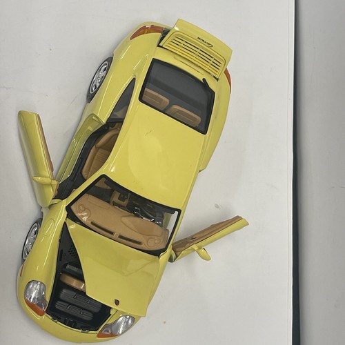 Bburago SPECIAL EDITION 1997 1/18 Porsche 911 Carrera YELLOW Made in Italy - Picture 23 of 24