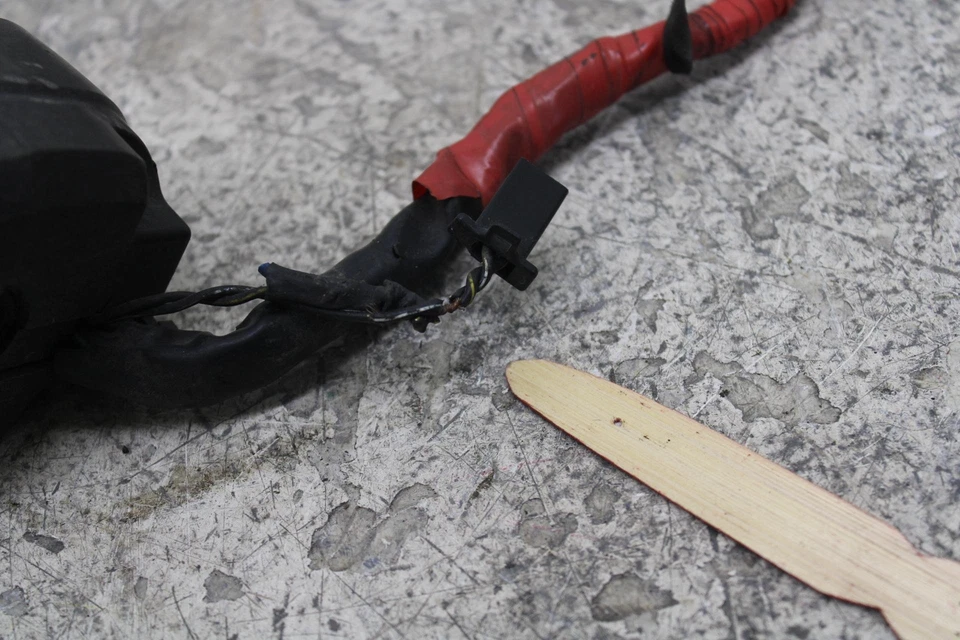 05 06 SUZUKI GSXR1000 GSXR 1000 OEM CLIP IZQUIERDO EN MANGO BOCINA INTERRUPTOR SEÑALES L17 Foto 3 de 4