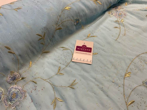 £4.99 Double Scalloped Embroidery Chiffon with Gold Dew Drop Dress Fabric M1681 - Picture 6 of 15