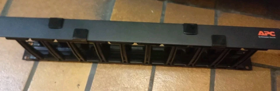 APC AR8602A Wie Neu, Rangierpanel