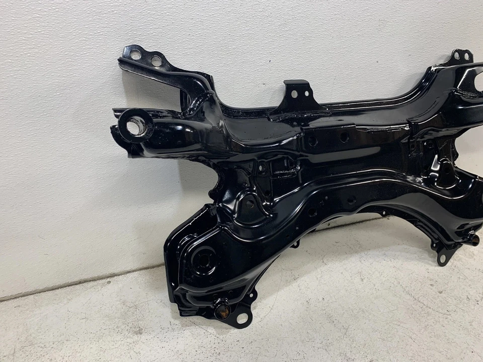 Scion xB 2008-2015 suspensión delantera travesaño motor cuna sub bastidor soporte Foto 2 de 4