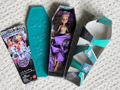 Monster High Buried Secrets Courtside Fang-Out Clawdeen Wolf Puppe, Neu