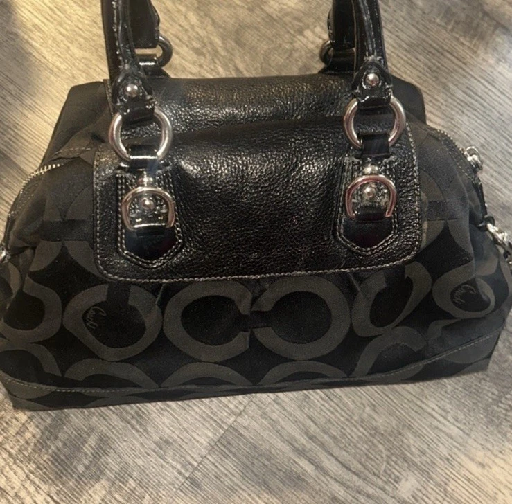 Bolso de mano Coach Madison Sabrina de cuero negro Foto 2 de 4