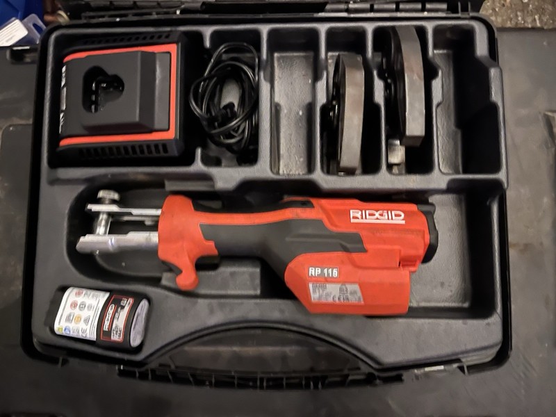 RIDGID RP 115 Mini ProPress Tool Kit w/ 3/4” & 7/8” Jaws, Charger & Battery
