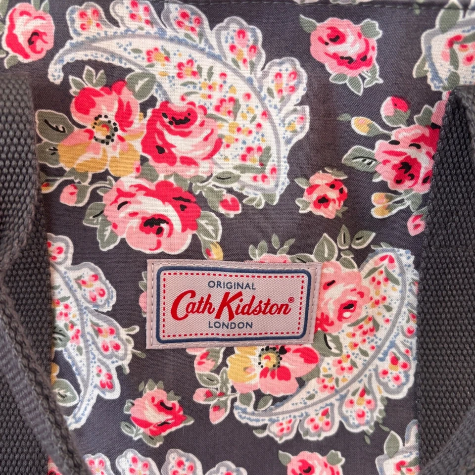 Cath Kidston London Paisley Rose Oil Cloth Weekend Travel Bag Shoulder Strap - Image 2 of 4