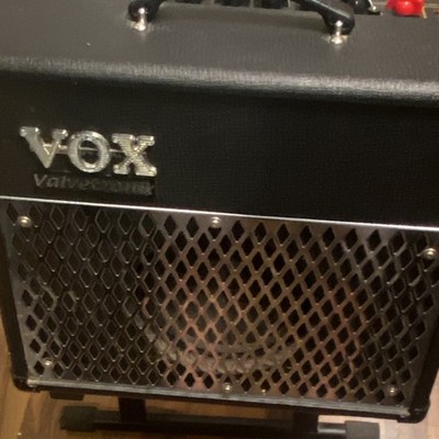 Vox Valvetronix AD30VT Combo Hybrid 30W Electric Guitar Amplifier 2-Channel