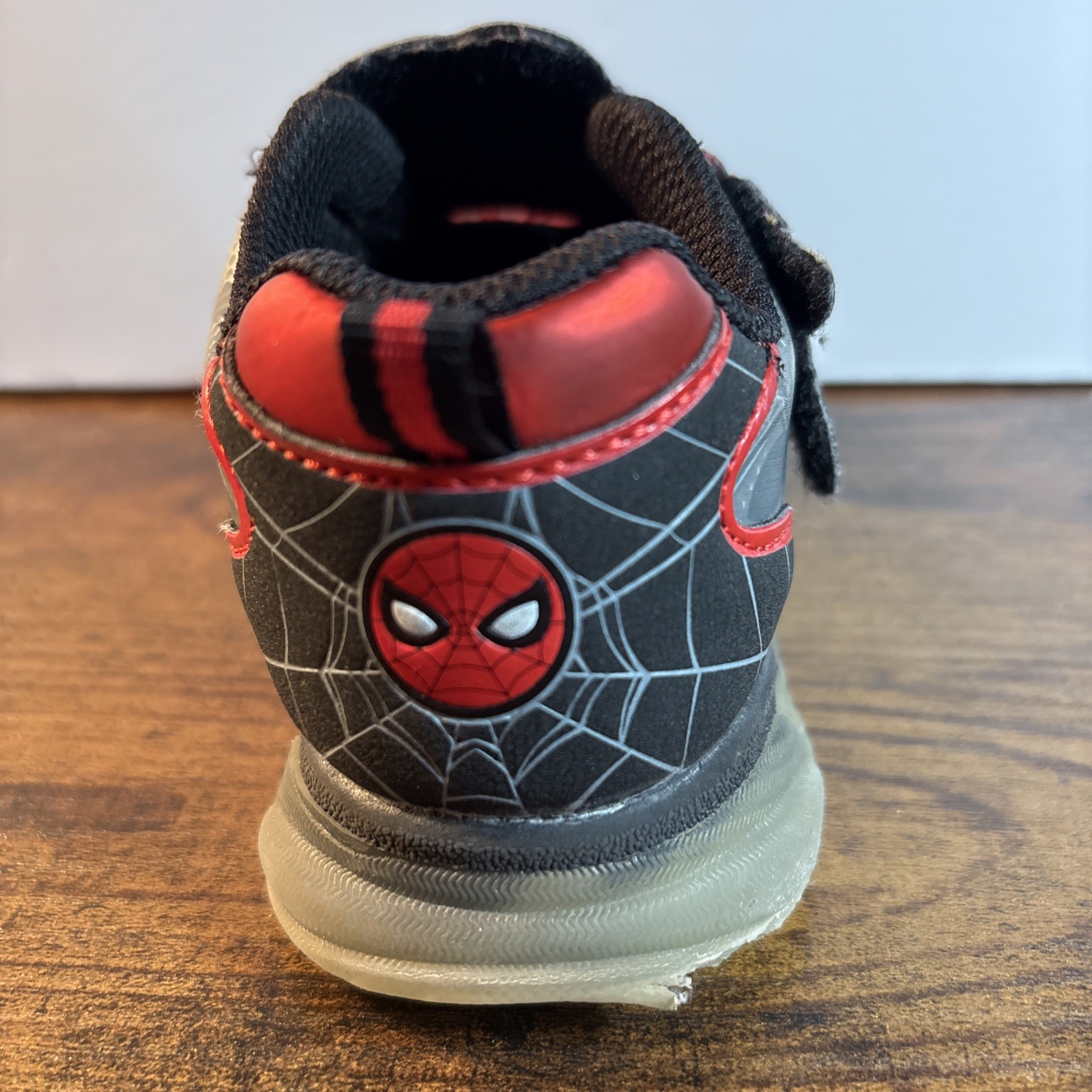 SAOLA Scarpe Spider Man bambino ragazzo taglia 10 Light Up Marvel rosso e argento sneakers
