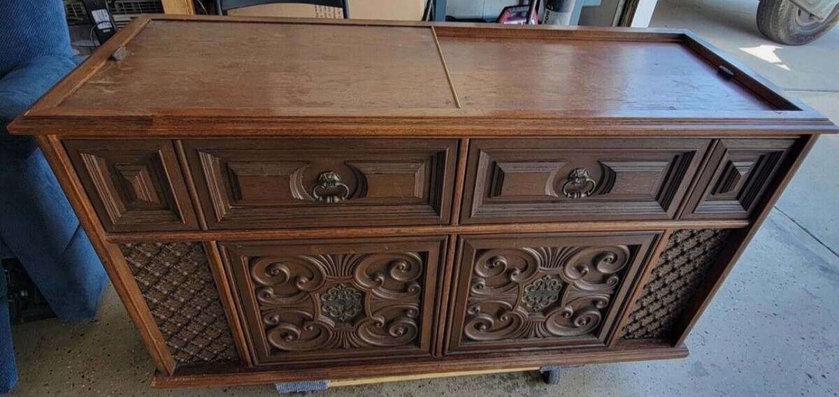 Vintage Magnavox Stereo Console - Radio, Record Player, 8-Track