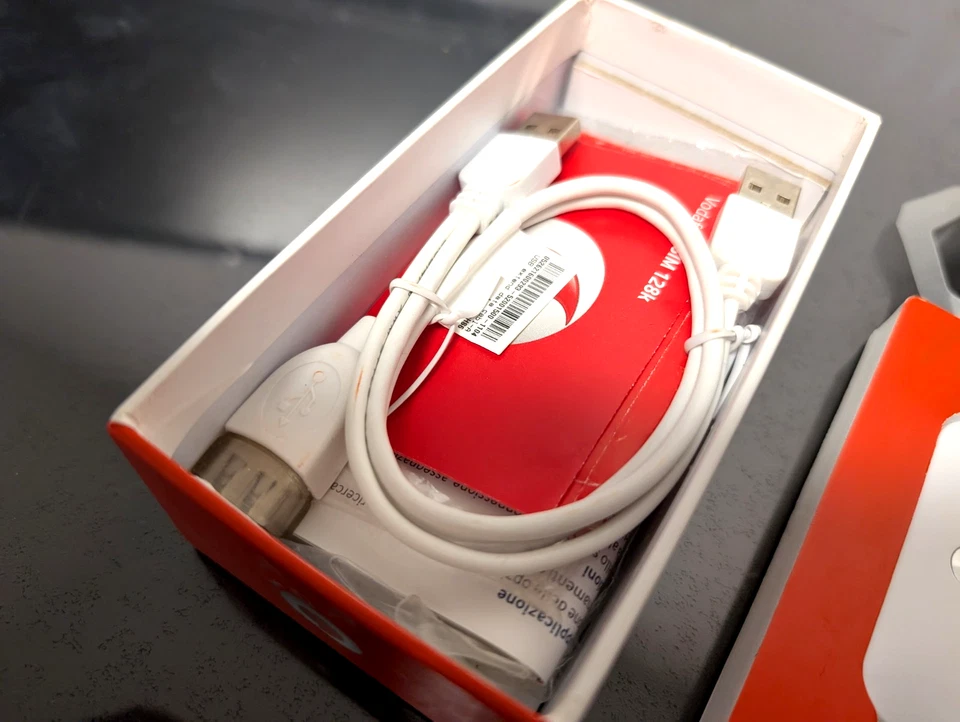 Vodafone Internet Key Vintage HUAWEI K3806 3G 14.4 Mbs Chiavetta Modem USB - Immagine 3 di 4