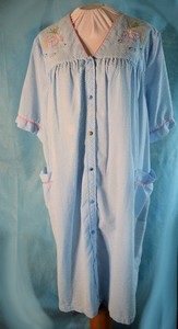 Seersucker-LIGHT-BLUE-SNAP-UP-House-Dress-Embroidered-M-L