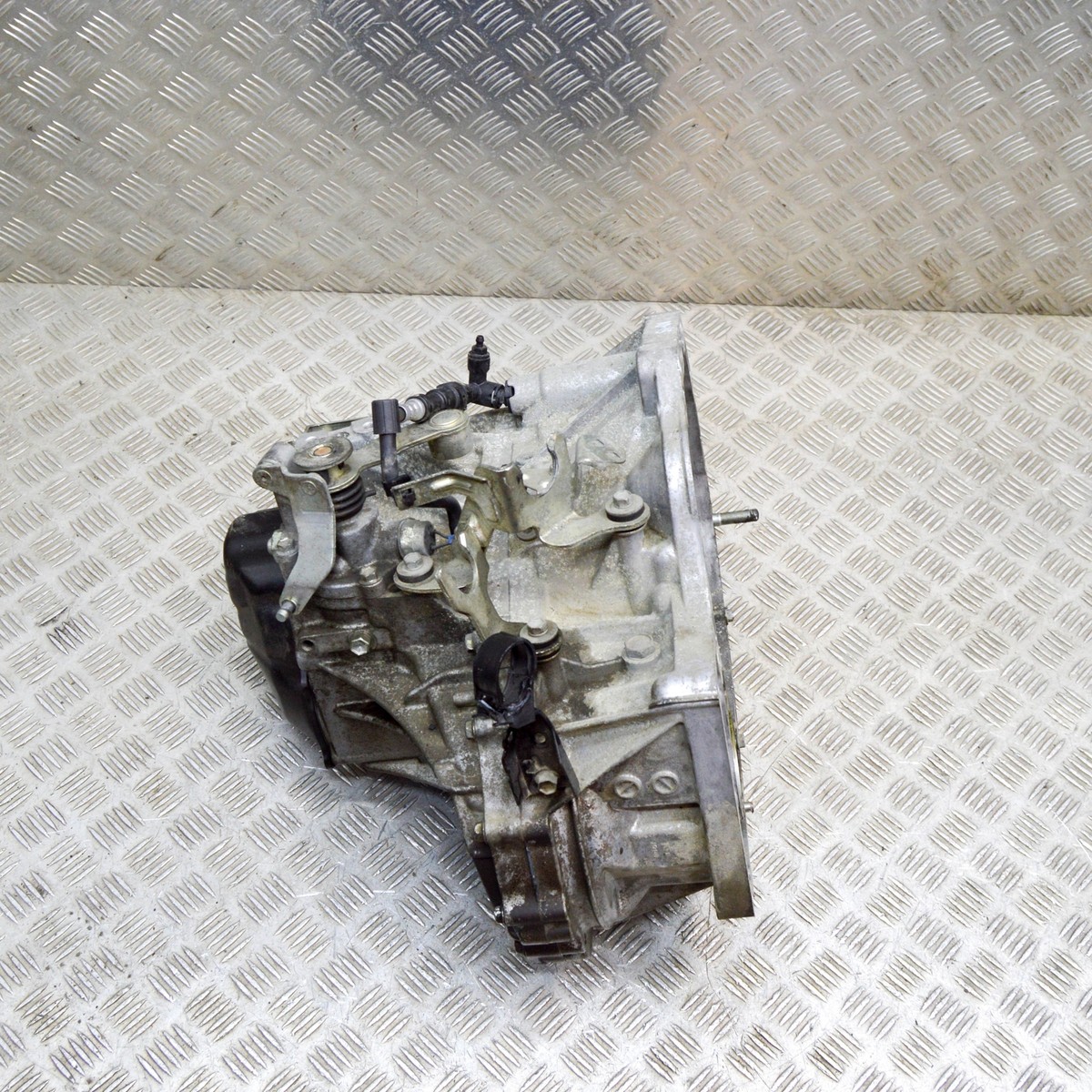SUZUKI SX4 S-Cross JY Manual 5 Speed Gearbox 3104387ZMD 1.6 Petrol