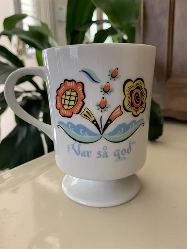 Vintage BERGGREN  Scandinavian Folk Art Porcelain Footed Coffee Cup Mug Stacking