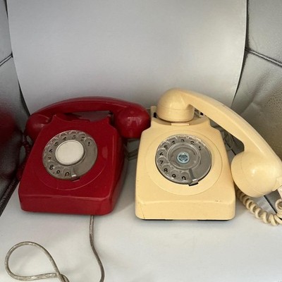 2 X VINTAGE BT GPO 746 WÄHLSCHEIBENTELEFONE ROT & CREME FÜR TEILE ODER REPARATUR