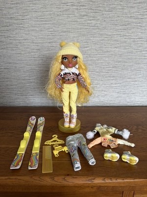 Sunny Madison Winter Break Ski Set - Original MGA Rainbow High Puppen - komplett