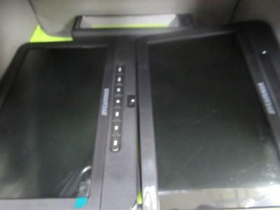 Sylvania 10.1'' Dual Screen Portable Blu-ray DVD CD player w/ Built-in Battery