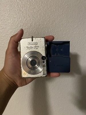 Canon PowerShot SD110 Digital ELPH Camera FOR PARTS OR REPAIR