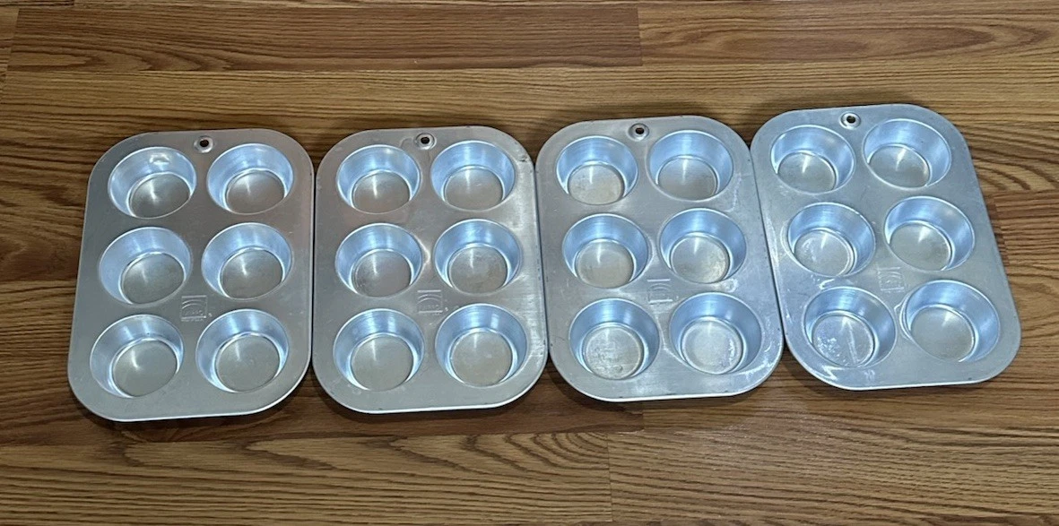 Vintage Mirro USA 6-Cavity Muffin / Cupcake Metal Baking Pans - Set of 4
Opens in a new window or ta