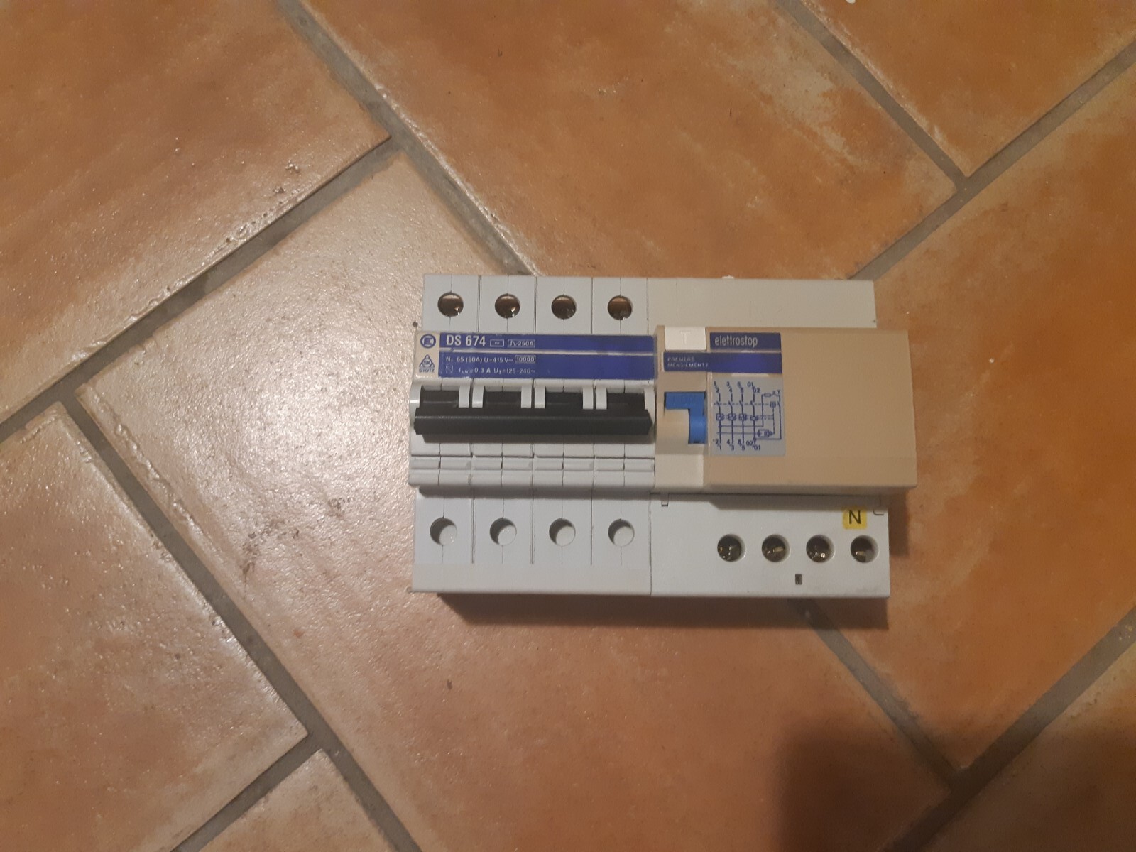 Foto 1 di 2