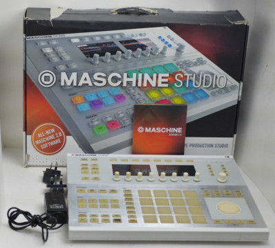 Native Instruments MASCHINE STUDIO Groove Production Studio - White (O19322-1)