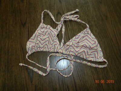 Gap Body Beautiful multi chevron string Bikini Top Size M ~ EUC ~ *WOW*