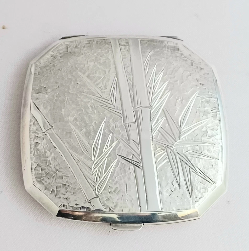 Compacto japonés de diseño de bambú de plata de ley 950 Foto 2 de 4