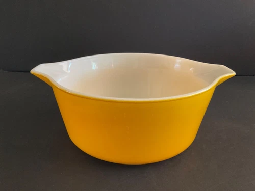 Vintage Pyrex Marigold Yellow 2 1/2 Qt Cinderella Casserole Baking Dish #475-B