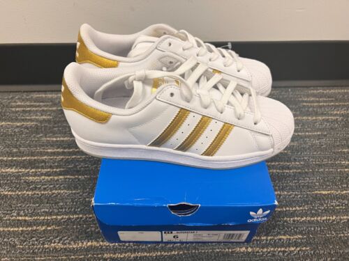 NEW! Adidas ORIGINALS SUPERSTAR J SHELL Size 6, H02501 - Picture 2 of 5