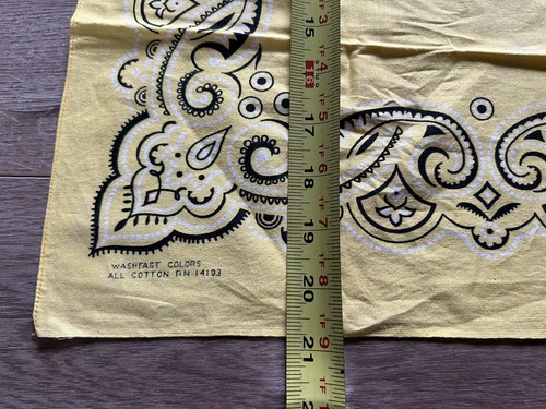 Vintage Wash Fast Color All Cotton Yellow Paisley Bandana 22.5”x21” USA - Picture 7 of 8