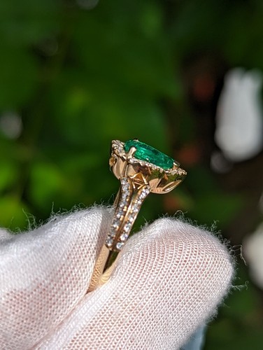 14k Gold "5th Avenue" Emerald & Diamond Ring Brand New With Tag & Certificate - Picture 9 of 12