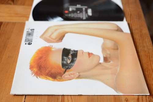 EURYTHMICS Touch LP RCA PL 70109 mit ois - Imagen 2 de 5