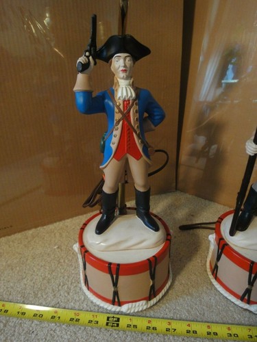 Vintage Revolutionary War, Continental Army Soldier ceramic table lamp set. - Picture 2 of 8