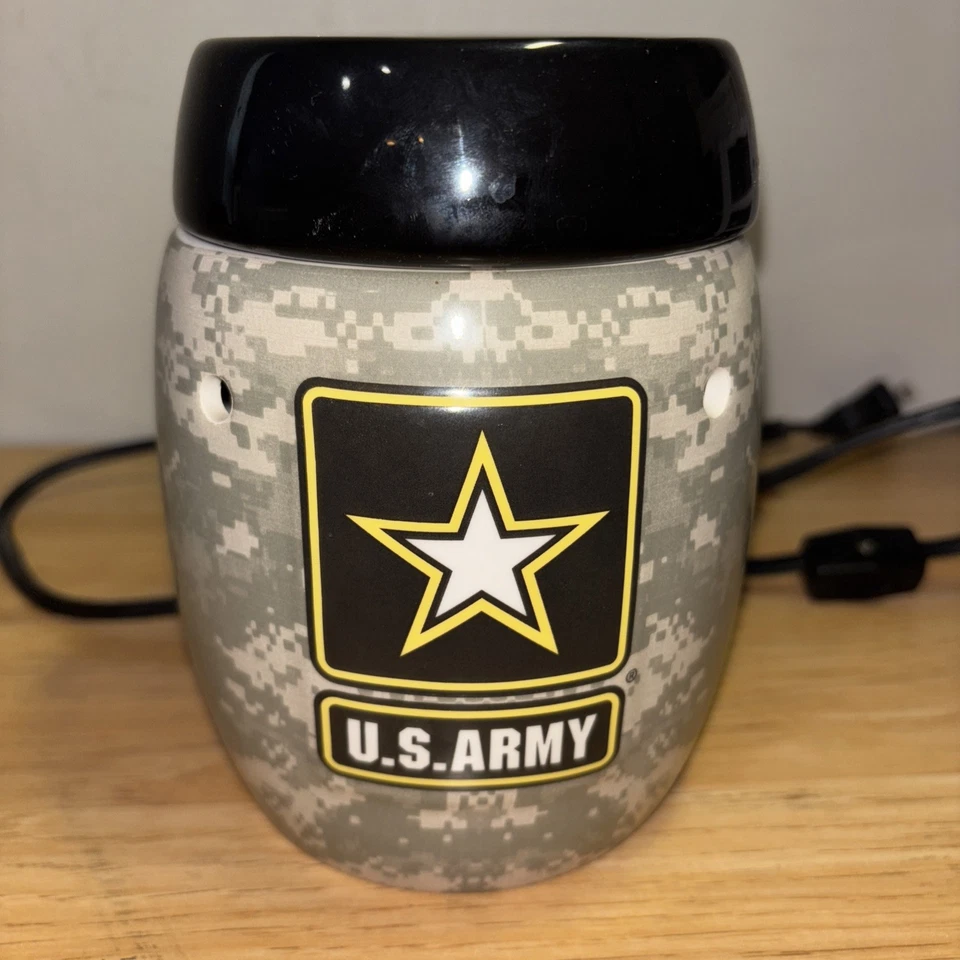 Calentador de cera tamaño completo Scentsy Ejército de los Estados Unidos - Colección Patriota militar retirado Foto 3 de 3