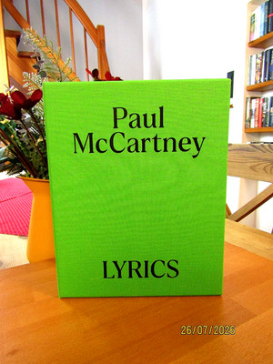 Paul McCartney    ''Lyrics''     2 Bände im Schuber, neuwertig