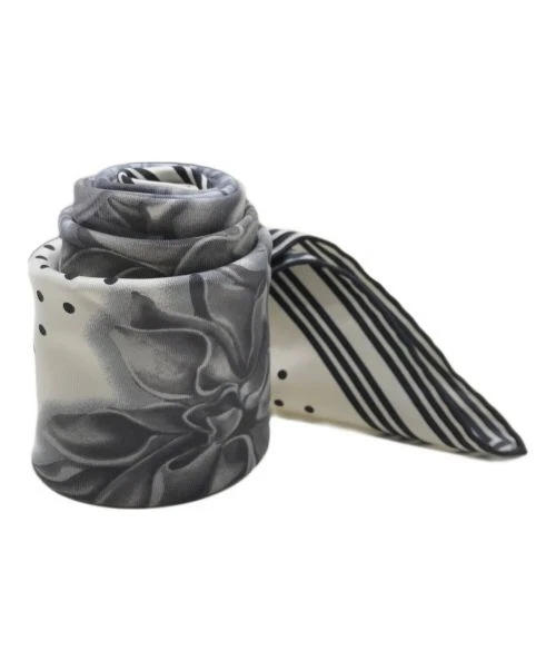 Gucci grande écharpe accessoire mode design élégant Japon